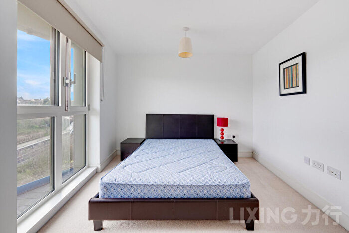 1 Bedroom Apartment For Sale In Queensland Road, Holloway, N7