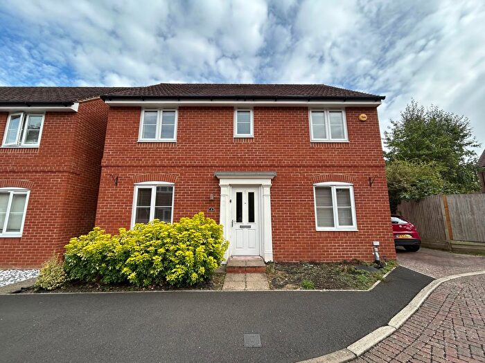 4 Bedroom Detached House To Rent In Roe Gardens, Three Mile Cross, Berkshire, RG7