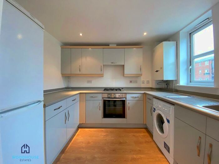 2 Bedroom Flat To Rent In Gareth Drive, London, N9