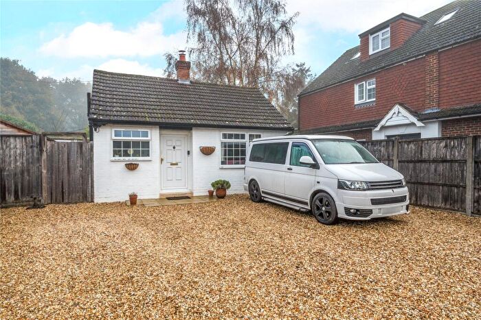 1 Bedroom Bungalow For Sale In Potters Lane, Send, Surrey, GU23