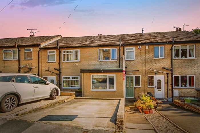 3 Bedroom Terraced House For Sale In Glebe Mount, Pudsey, LS28