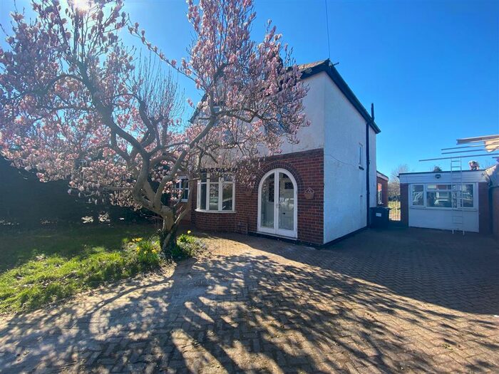 4 Bedroom House To Rent In Sheaf Lane, Birmingham, B26