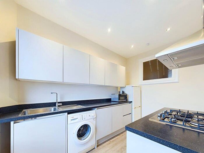 2 Bedroom Flat For Sale In / Glasgow Road, Corstorphine, EH12