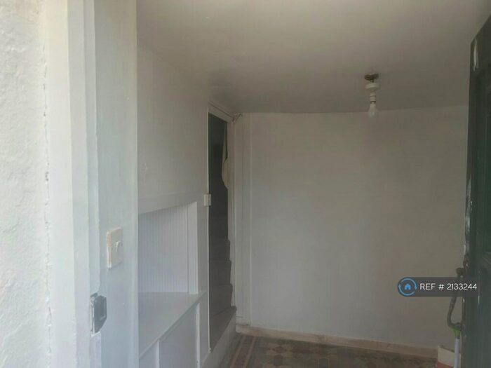 2 Bedroom Flat To Rent In Downend, Downend, Bristol, BS16
