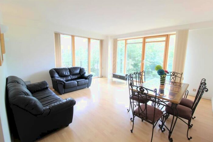 2 Bedroom Flat To Rent In The Quays, Concordia Street, LS1