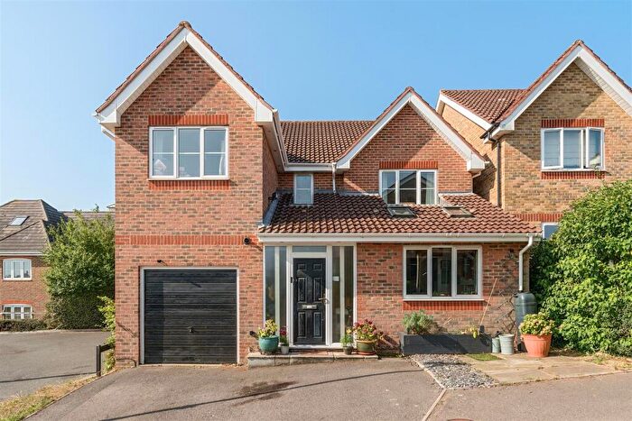 5 Bedroom Detached House For Sale In Lower Duncan Road, Southampton, SO31