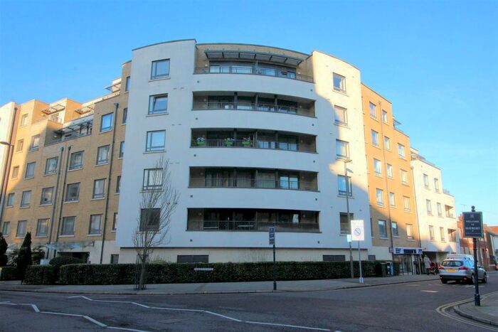 2 Bedroom Flat To Rent In Stanley Road, Woking, Surrey, GU21