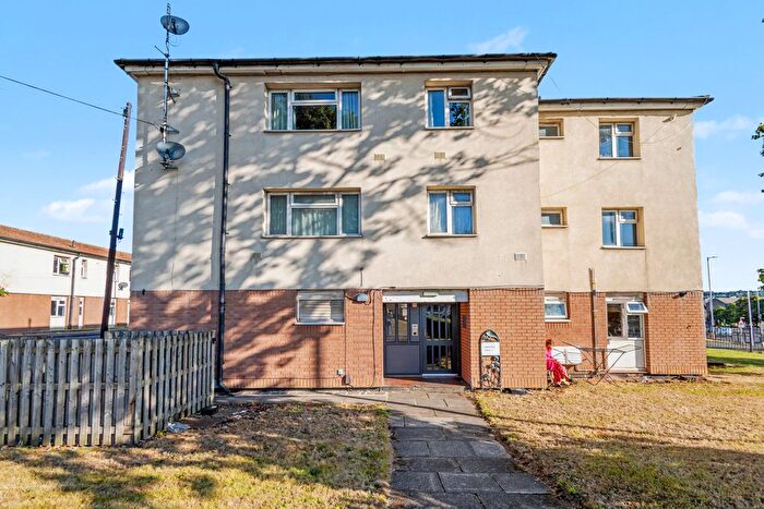 1 Bedroom Flat For Sale In Heddon Grove, Bradford, BD5