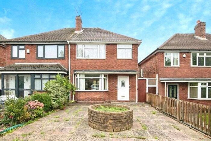 3 Bedroom Semi Detached House For Sale In Maypole Lane, Birmingham, West Midlands, B14