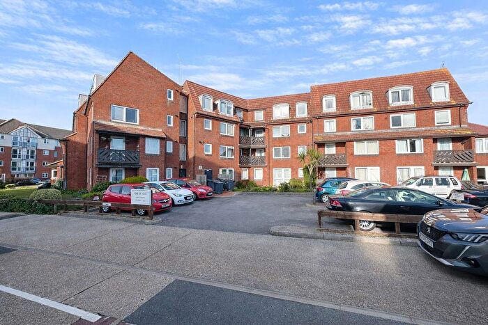 1 Bedroom Flat For Sale In Beach Road, Lee-On-The-Solent, PO13