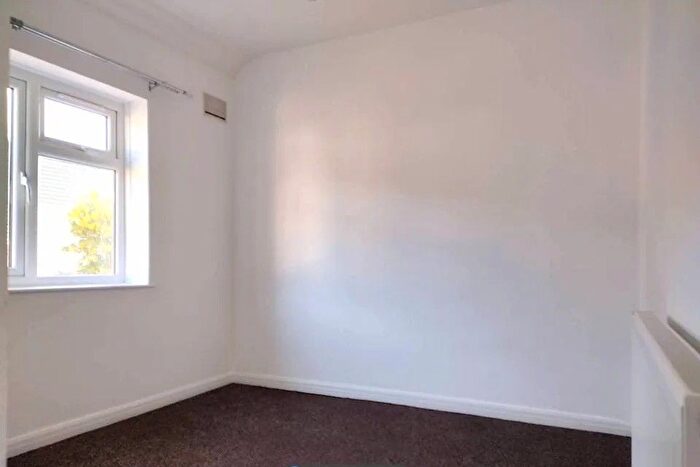 3 Bedroom Terraced House To Rent In Forest Road, Edmonton, N9