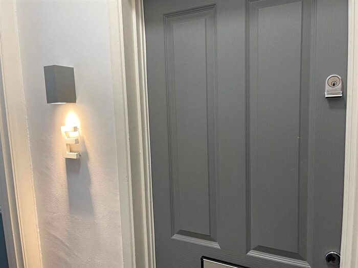 2 Bedroom Flat For Sale In Heavitree Park, Heavitree, Exeter, EX1
