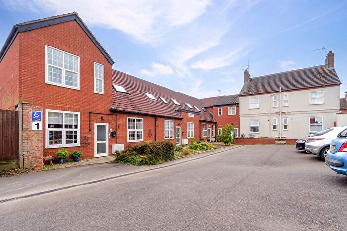 2 Bedroom Flat For Sale In Queen Street, Desborough, Kettering, NN14