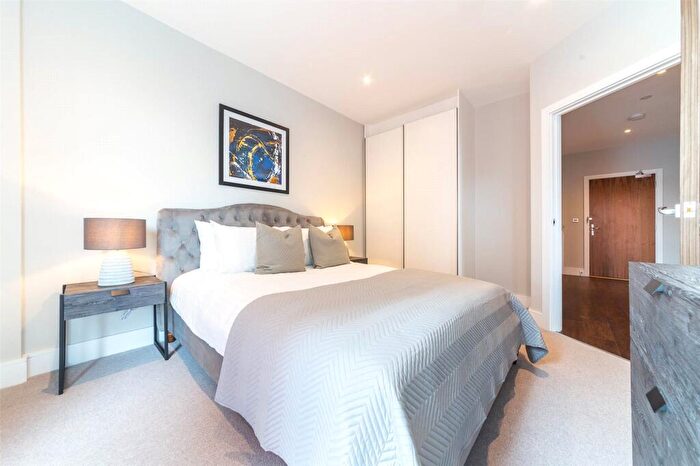 1 Bedroom Apartment To Rent In Avalon Point, Silvocea Way, London, E14