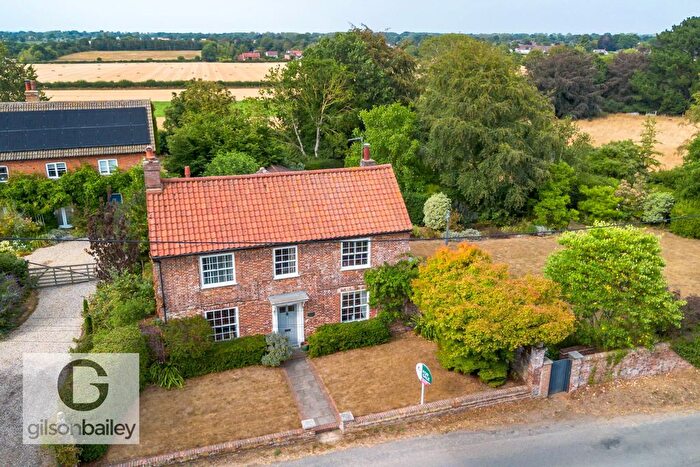 5 Bedroom Detached House For Sale In Buckenham Road, Strumpshaw, NR13