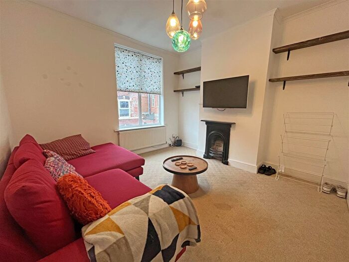 4 Bedroom Terraced House To Rent In Sherbrooke Road, Carrington, Nottingham, NG5