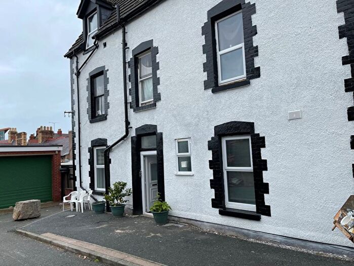 3 Bedroom Flat To Rent In Woodland Road West, Colwyn Bay, LL29