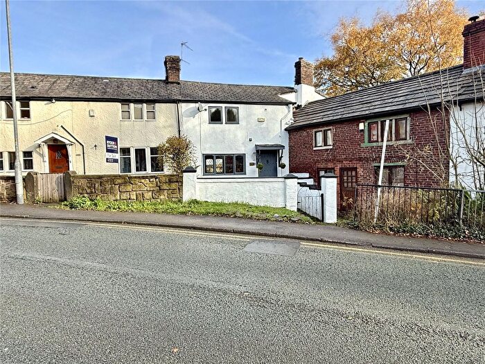 2 Bedroom Terraced House For Sale In Roundthorn Road, Oldham, OL4