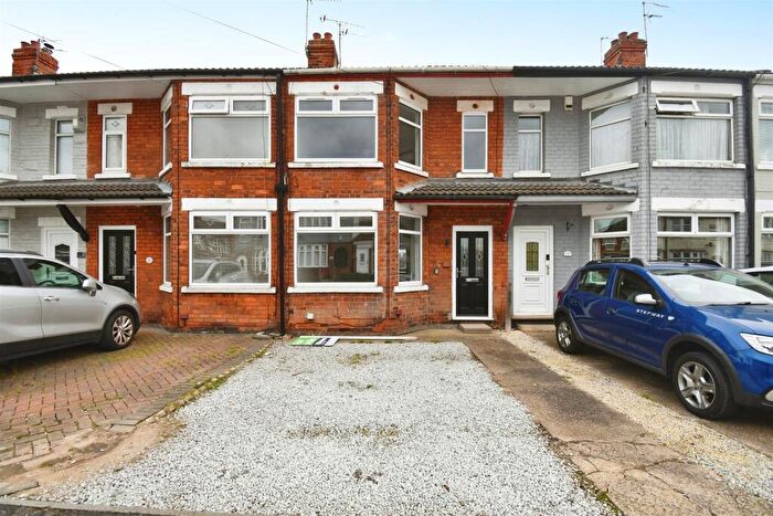 3 Bedroom Terraced House For Sale In Airmyn Avenue, Hull, HU3