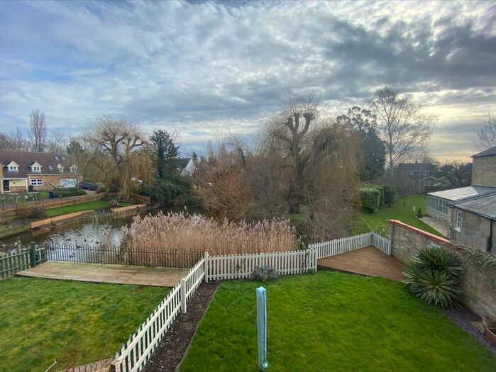 3 Bedroom Property To Rent In Brewers Close, Longstanton, Cambridge, CB24