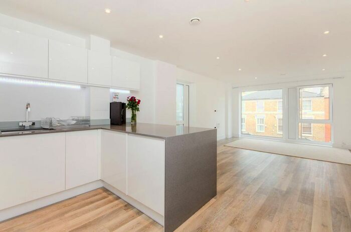 1 Bedroom Flat To Rent In Hartfield Road, Wimbledon, London, SW19