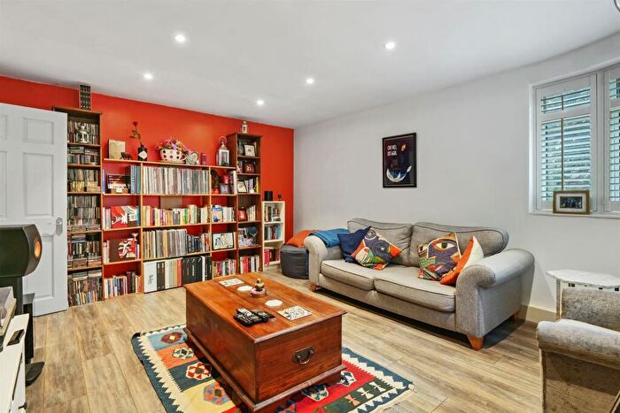 2 Bedroom Flat For Sale In Croydon Road, Anerley, SE20