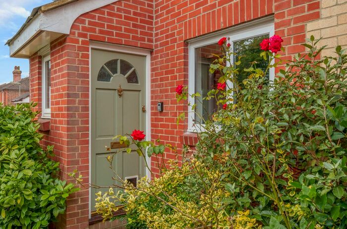 2 Bedroom Terraced House To Rent In Springfield Road, Guildford, GU1