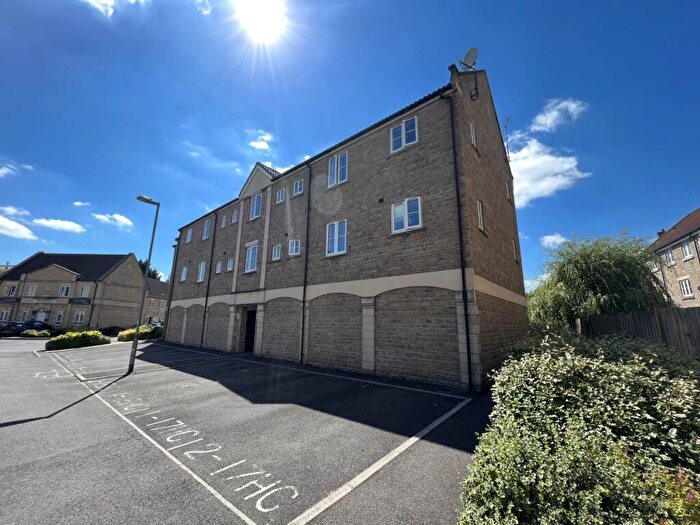2 Bedroom Flat To Rent In Harris Close, Frome, Somerset, BA11