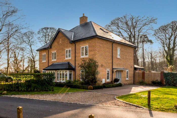 3 Bedroom Semi-Detached House For Sale In Parklands, Besselsleigh, Abingdon, Oxfordshire, OX13