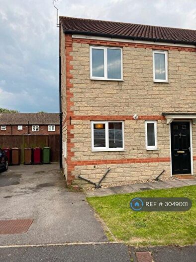 3 Bedroom Semi-Detached House To Rent In Queens Drive, Scunthorpe, DN17