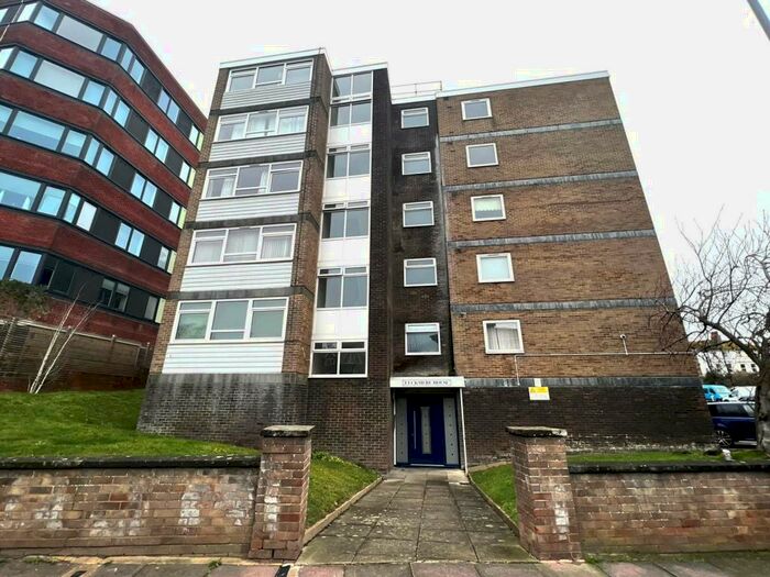 Apartment To Rent In Upperton Road, Eastbourne, BN21