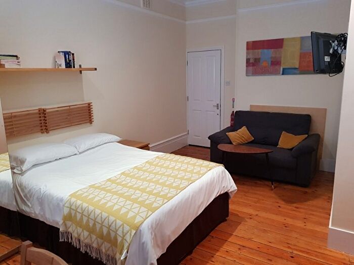 Studio To Rent In Hale Lane, Mill Hill, NW7