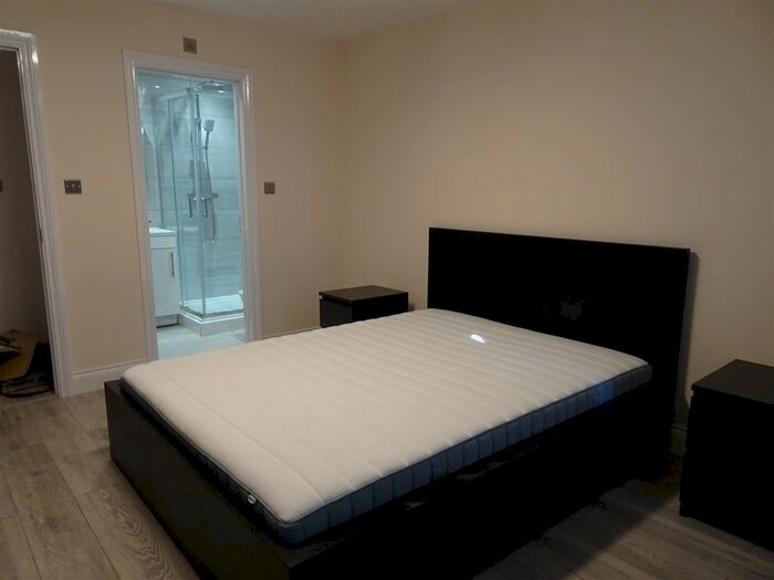 4 Bedroom Semi-Detached House To Rent In Wood End Avenue, Harrow, HA2