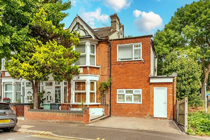 6 Bedroom End Of Terrace House For Sale In Empress Avenue, Highams Park, London, E4