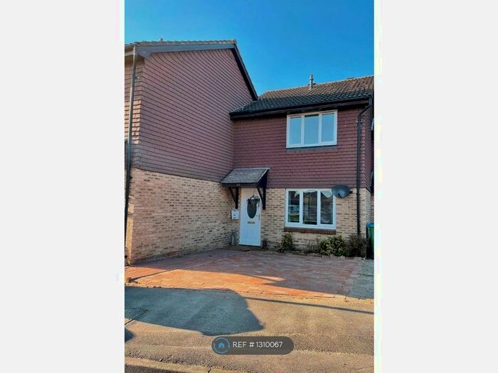 3 Bedroom Terraced House To Rent In Walton On Thames, Walton On Thames KT12