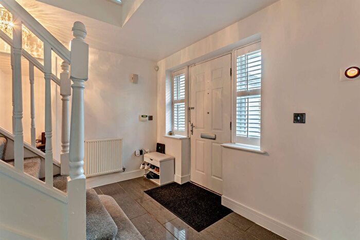 5 Bedroom Detached House For Sale In Littlecote Grove, Peterborough, PE4