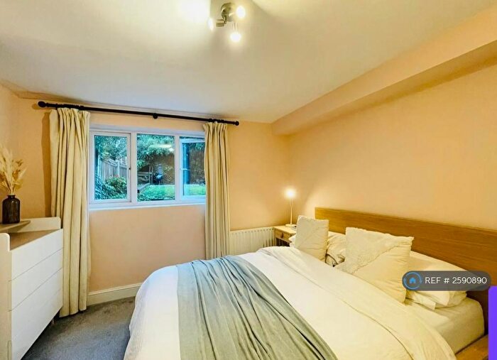 2 Bedroom Flat To Rent In Queenspark, London, NW6
