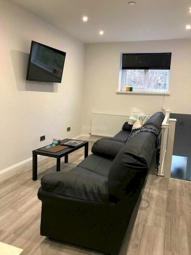 5 Bedroom Apartment To Rent In Woodville Road, Cardiff, CF24