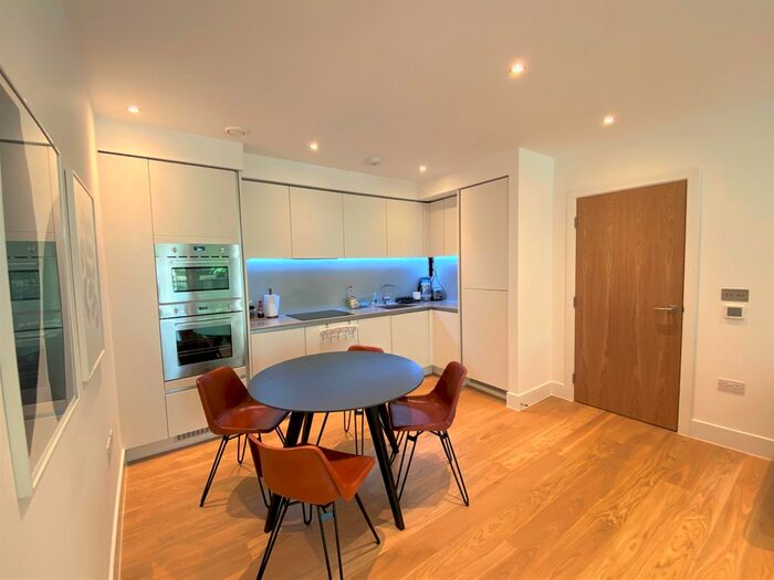 1 Bedroom Flat To Rent In Chiswick High Road, Chiswick, London, W4