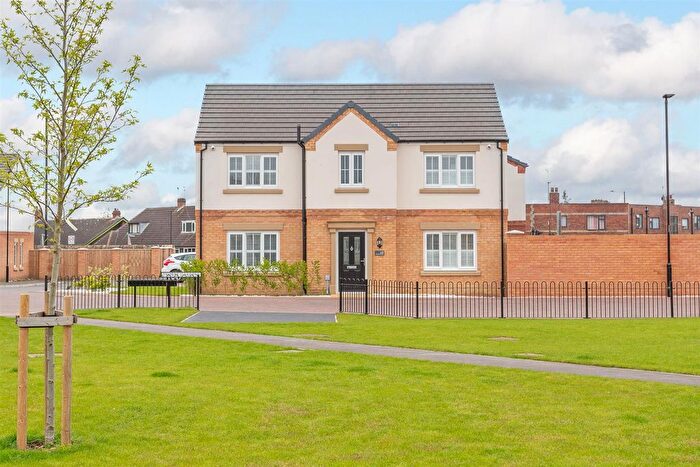 4 Bedroom Detached House To Rent In Thorpe Gardens, Doncaster, DN4