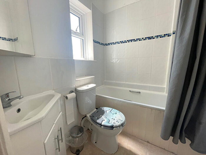 2 Bedroom Apartment To Rent In Rowlands Road, Worthing, BN11