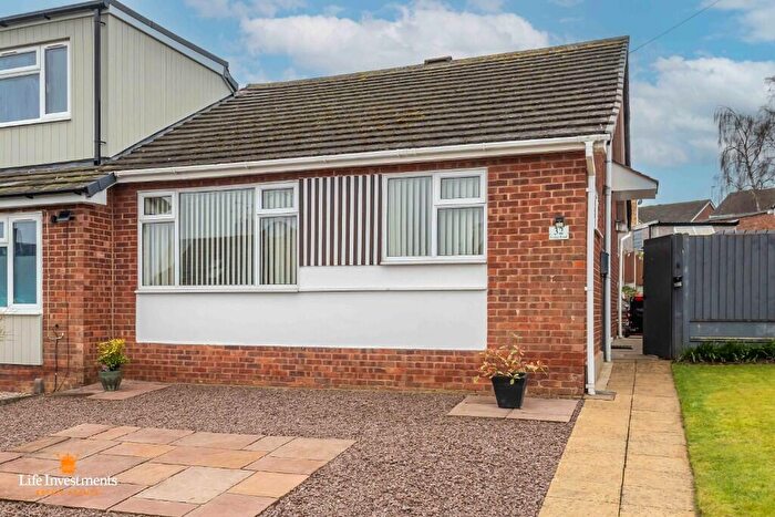 2 Bedroom Semi-Detached Bungalow For Sale In Evans Road, Rugby, Warwickshire, CV22