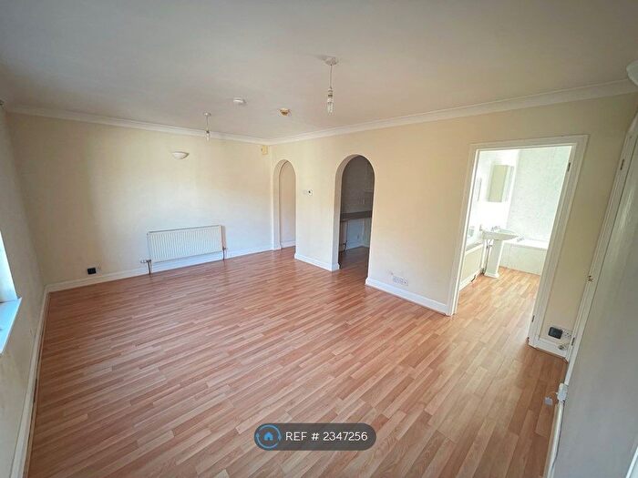 1 Bedroom Flat To Rent In High Street, Cinderford, GL14