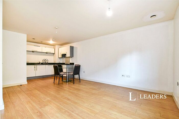 1 Bedroom Flat To Rent In Hudson Court, Broadway, M50