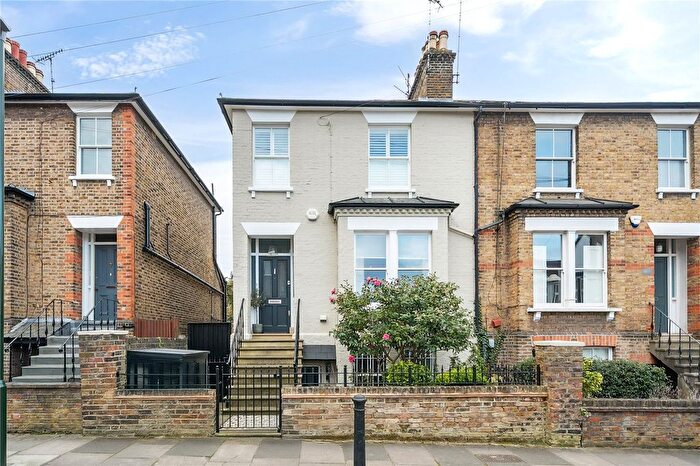 1 Bedroom Flat To Rent In Grosvenor Road, Richmond, TW10