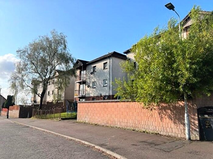 3 Bedroom Flat To Rent In Calder Glen Courts, Airdrie, ML6