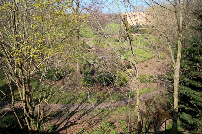 Studio To Rent In Glyn Avenue, New Barnet, EN4