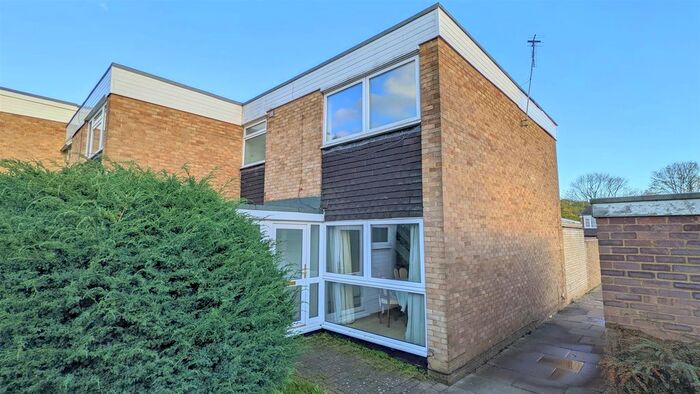 3 Bedroom End Of Terrace House To Rent In Whitecroft, St.Albans, AL1