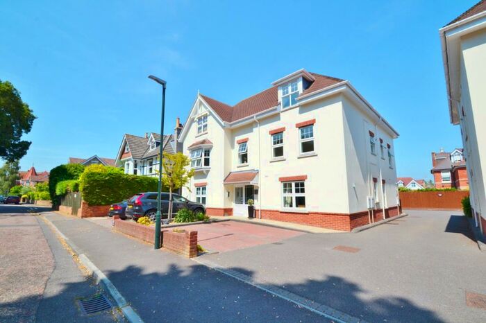 2 Bedroom Flat To Rent In Westbourne, BH4