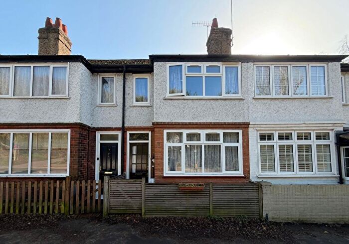 2 Bedroom Terraced House For Sale In Portsmouth Road, Cobham, Surrey, KT11